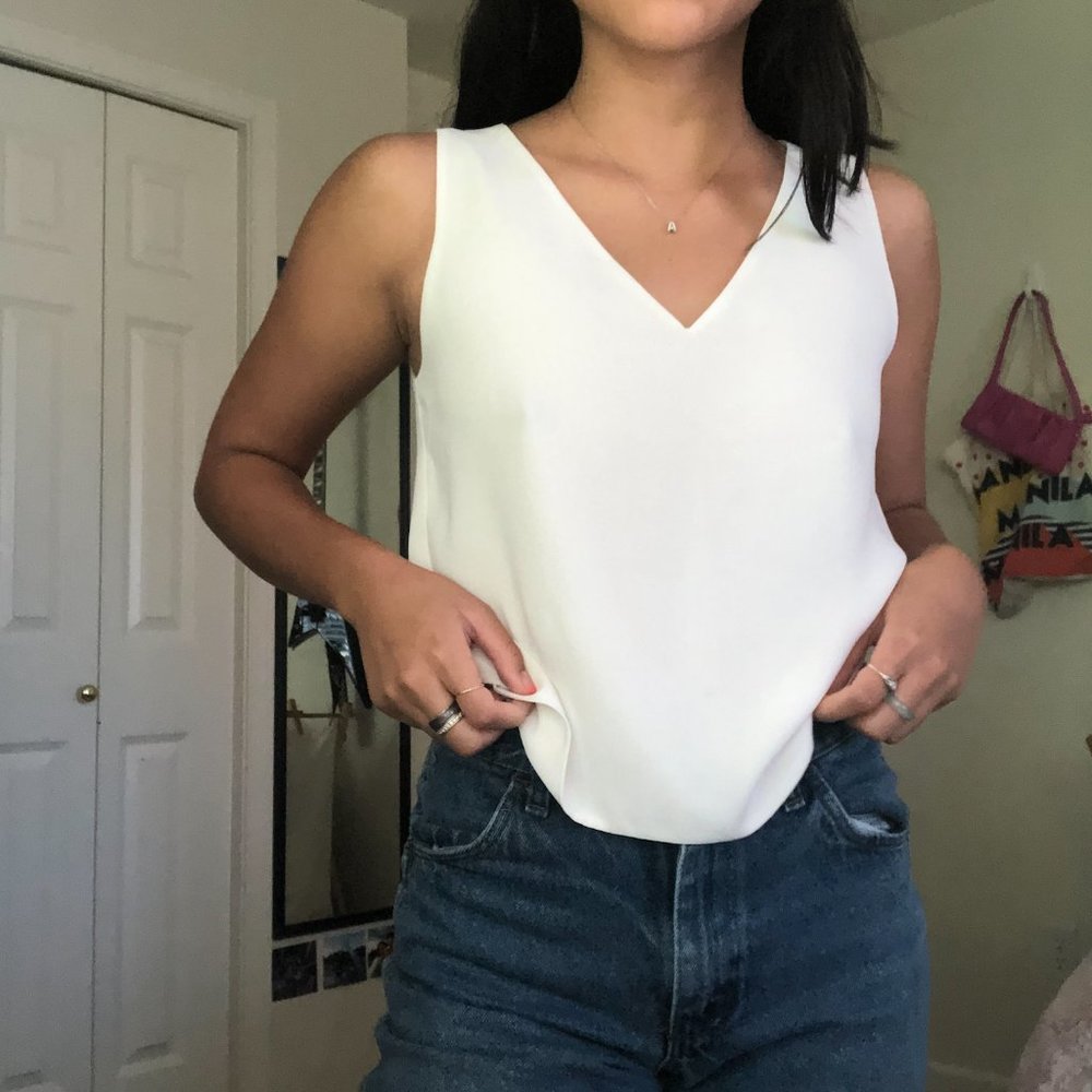 Aritzia Babaton White Top